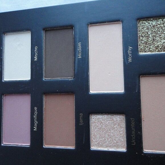 Limited Edition - Mischo Beauty Eyeshadow Palette - Picture 4 of 4